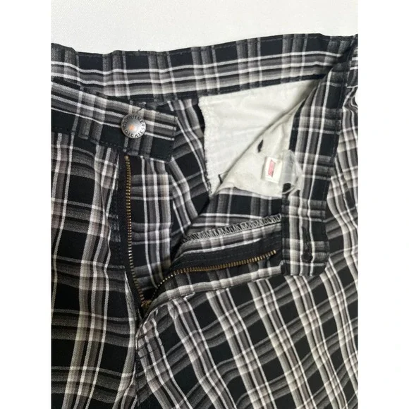 Genuine Dickies Mens Black White Plaid Cargo Shorts Utility Skater Y2K - Picture 7 of 7